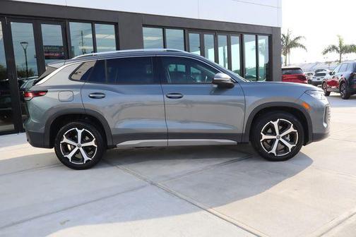 Platinum Gray Metallic 2025 Volkswagen Tiguan 2.0T SE