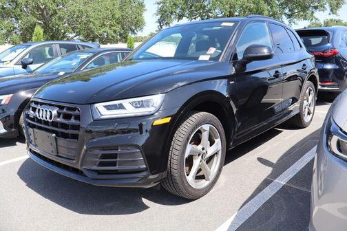 Black Metallic 2020 Audi Q5 45 Titanium Premium