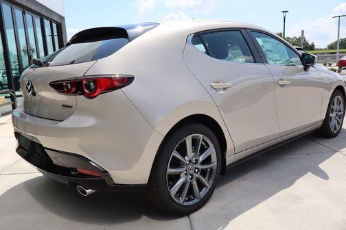 Platinum 2026 Mazda Mazda3 FWD w/Preferred Package