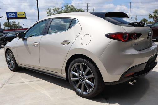 Platinum 2026 Mazda Mazda3 FWD w/Preferred Package