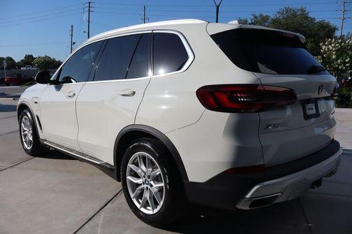 Alpine White 2023 BMW X5 PHEV xDrive45e