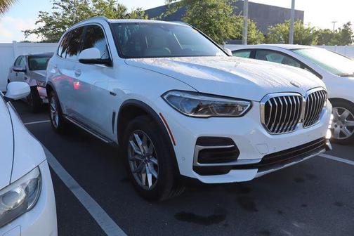 Alpine White 2023 BMW X5 PHEV xDrive45e