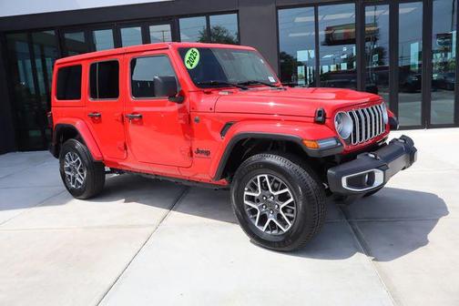 Firecracker Red Clearcoat 2025 Jeep Wrangler 4-Door Sahara 4x4