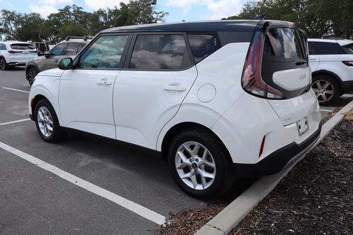 Clear White/Black Roof 2024 Kia Soul S