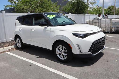 Clear White/Black Roof 2024 Kia Soul S