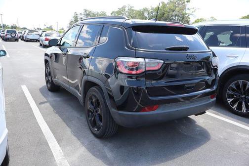 Diamond Black Crystal Pearlcoat 2020 Jeep Compass Latitude