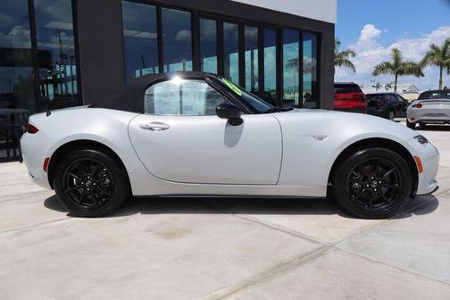 Ceramic White 2019 Mazda MX-5 Miata Sport