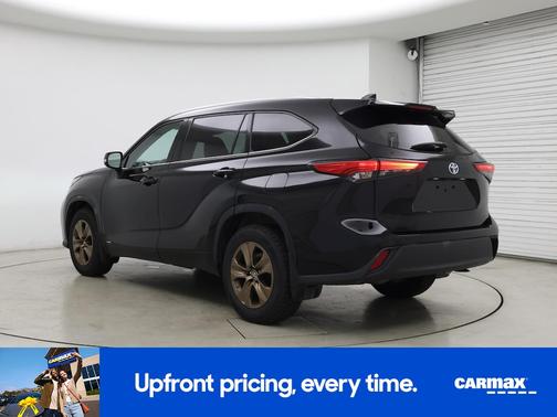 2022 Toyota Highlander Hybrid XLE Bronze