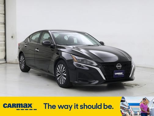 2023 Nissan Altima SV