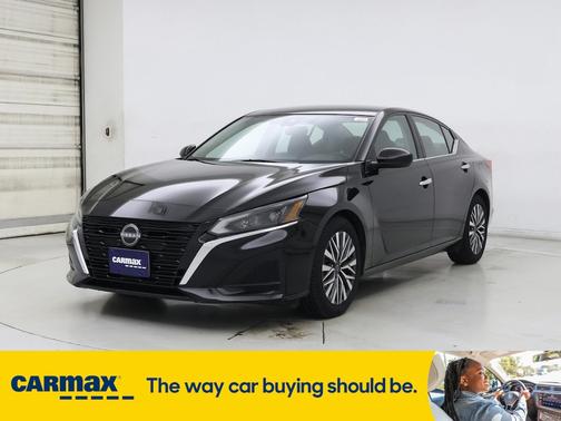2023 Nissan Altima SV