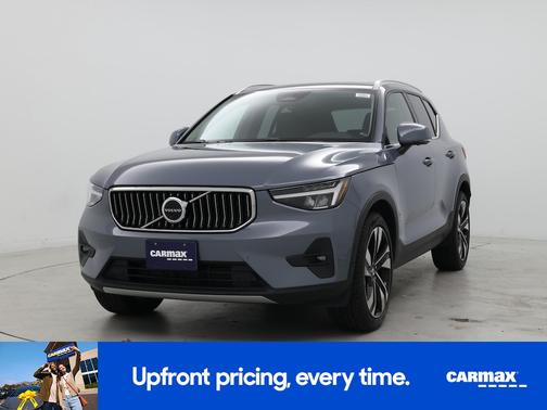 2023 Volvo XC40 B5 Plus Bright Theme