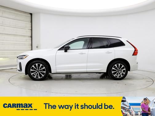 2023 Volvo XC60 B5 Plus Dark Theme