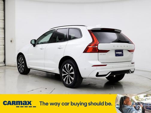 2023 Volvo XC60 B5 Plus Dark Theme