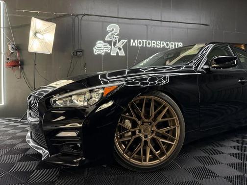 Black 2015 INFINITI Q50 Sport