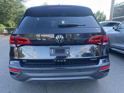 2024 Volkswagen Taos 1.5T SE Black