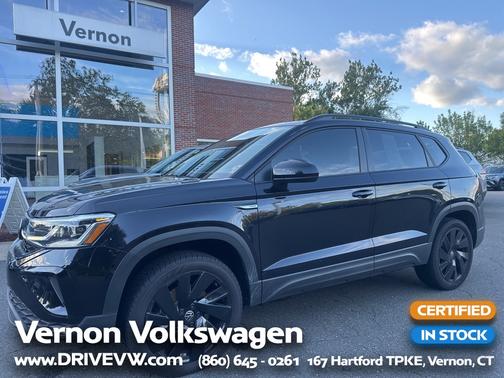 2024 Volkswagen Taos 1.5T SE Black