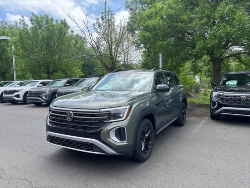 2025 Volkswagen Atlas 2.0T Peak Edition