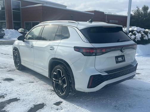 2025 Volkswagen Tiguan 2.0T SEL R-Line