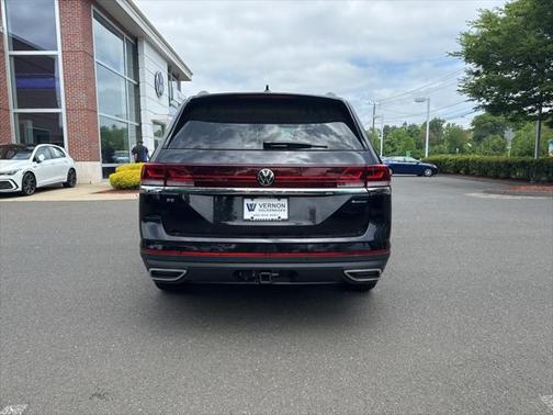 2025 Volkswagen Atlas 2.0T SE w/Technology 4MOTION