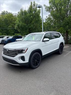 2025 Volkswagen Atlas 2.0T SE w/Technology 4MOTION