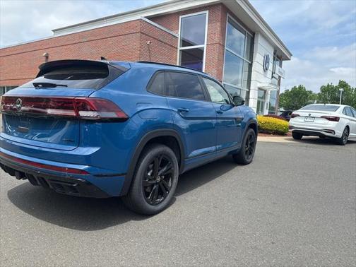 2025 Volkswagen Atlas Cross Sport 2.0T SEL
