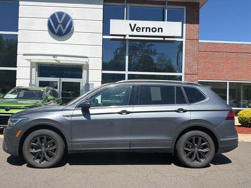 Platinum Gray Metallic 2023 Volkswagen Tiguan 2.0T SE