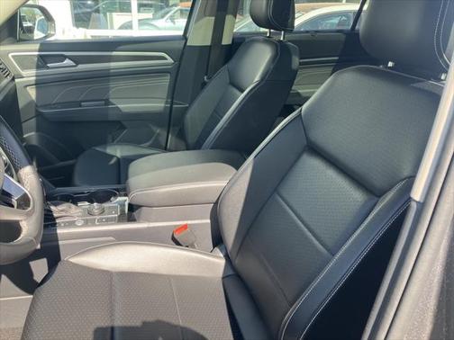 2022 Volkswagen Atlas 3.6L SE w/Technology