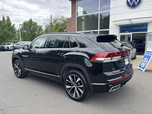 2024 Volkswagen Atlas Cross Sport 2.0T SEL Premium R-Line