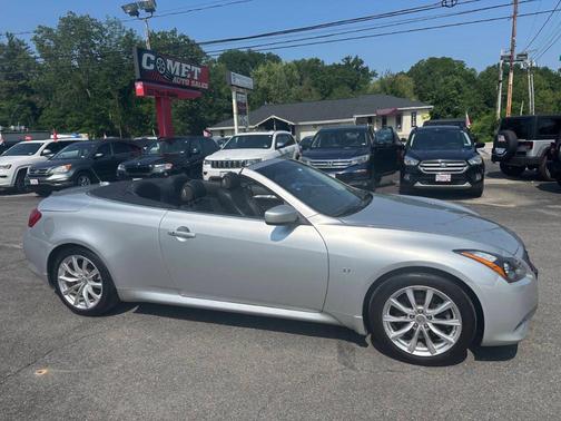 2015 INFINITI Q60 Base