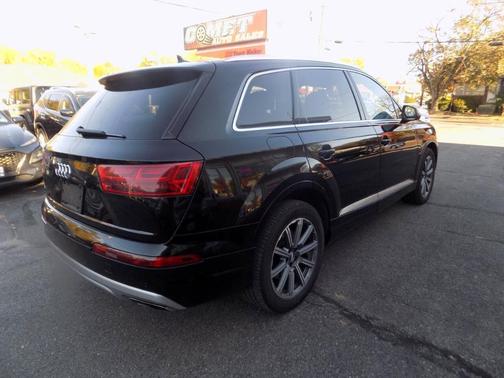 2019 Audi Q7 55 Premium Plus