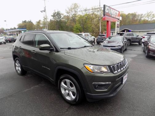 Olive Green Pearl 2019 Jeep Compass Latitude