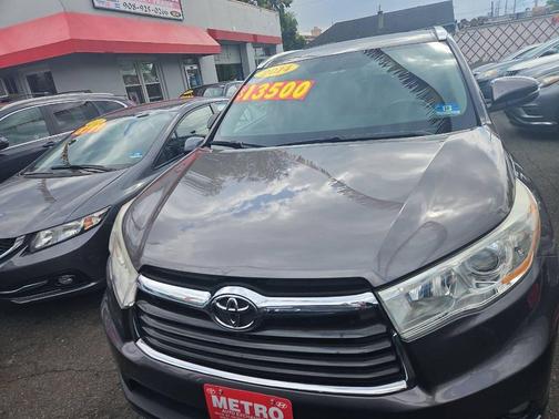 Gray 2014 Toyota Highlander XLE