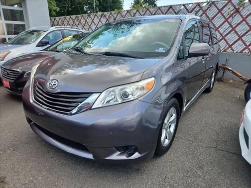 2013 Toyota Sienna LE