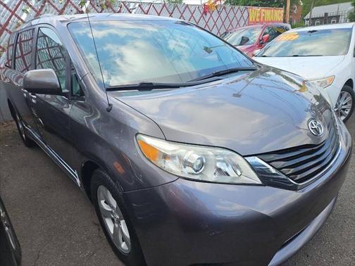2013 Toyota Sienna LE