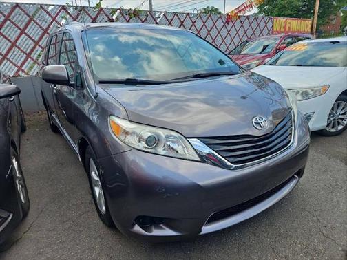 2013 Toyota Sienna LE