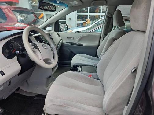 2013 Toyota Sienna LE