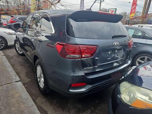 Gray 2020 Kia Sorento LX