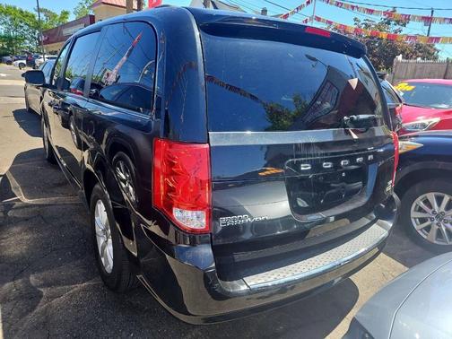 Black 2018 Dodge Grand Caravan SXT