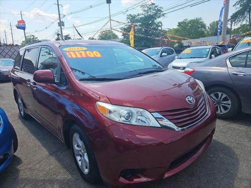 2015 Toyota Sienna LE