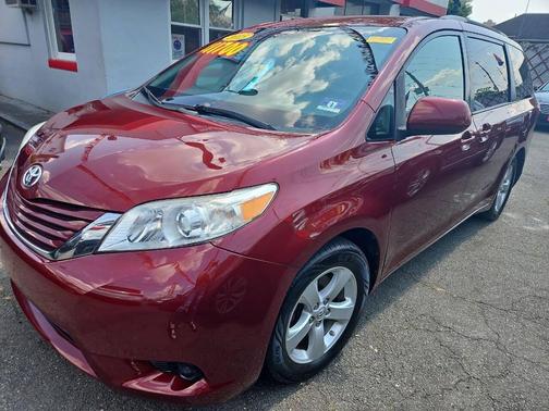 2015 Toyota Sienna LE