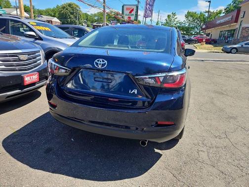 Blue 2018 Toyota Yaris iA Base