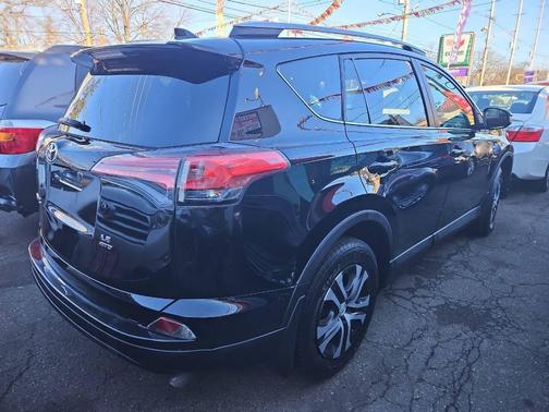 2017 Toyota RAV4 LE