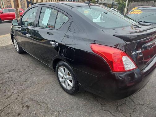 2013 Nissan Versa 1.6 SL