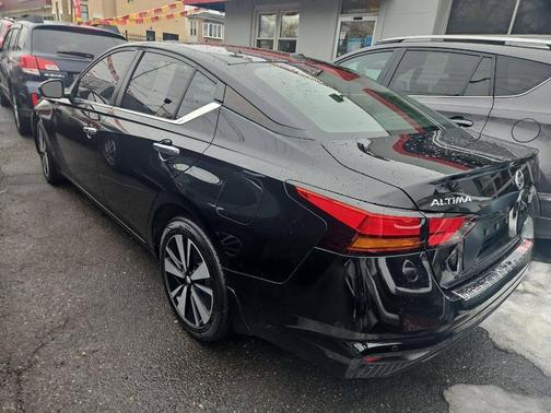 2022 Nissan Altima 2.5 SV