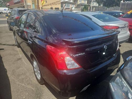 Black 2017 Nissan Versa 1.6 SV