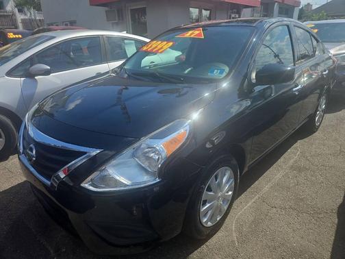 Black 2017 Nissan Versa 1.6 SV