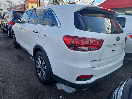 2020 Kia Sorento LX