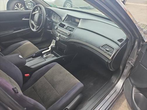 2010 Honda Accord LX 4dr Sedan 5A