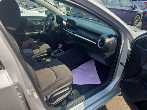 Silky Silver 2019 Kia Forte LXS