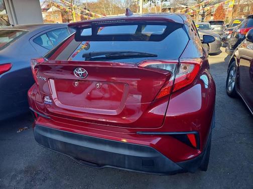 2018 Toyota C-HR XLE 4dr Crossover